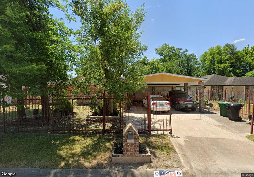 1515 Rainy River Dr, Houston, TX 77088 - photo 1