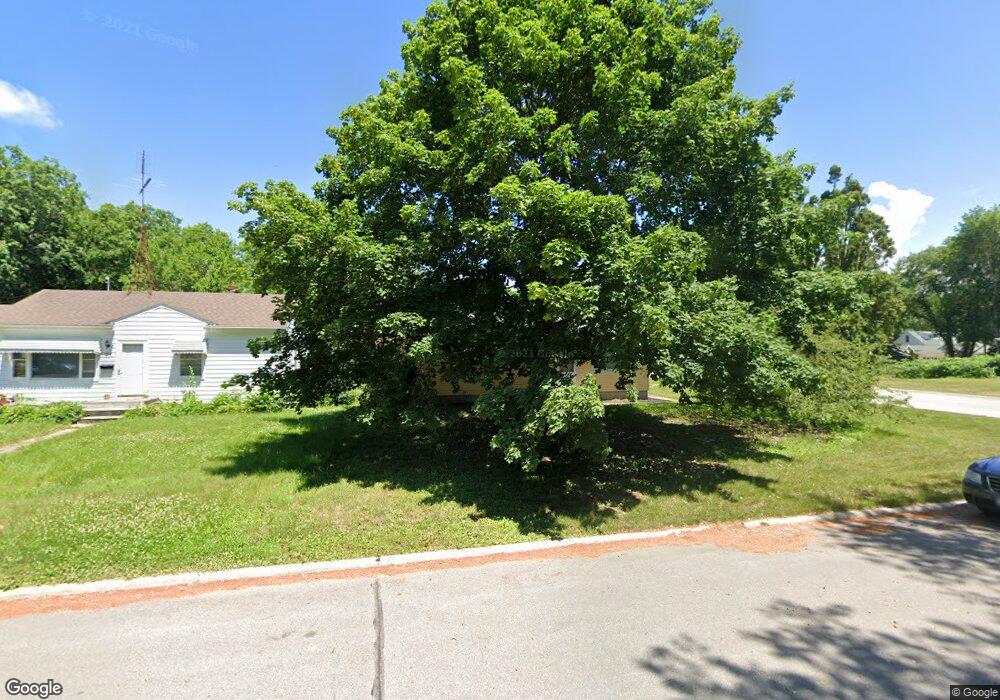 703 W 21st St, Cedar Falls, IA 50613 - photo 1