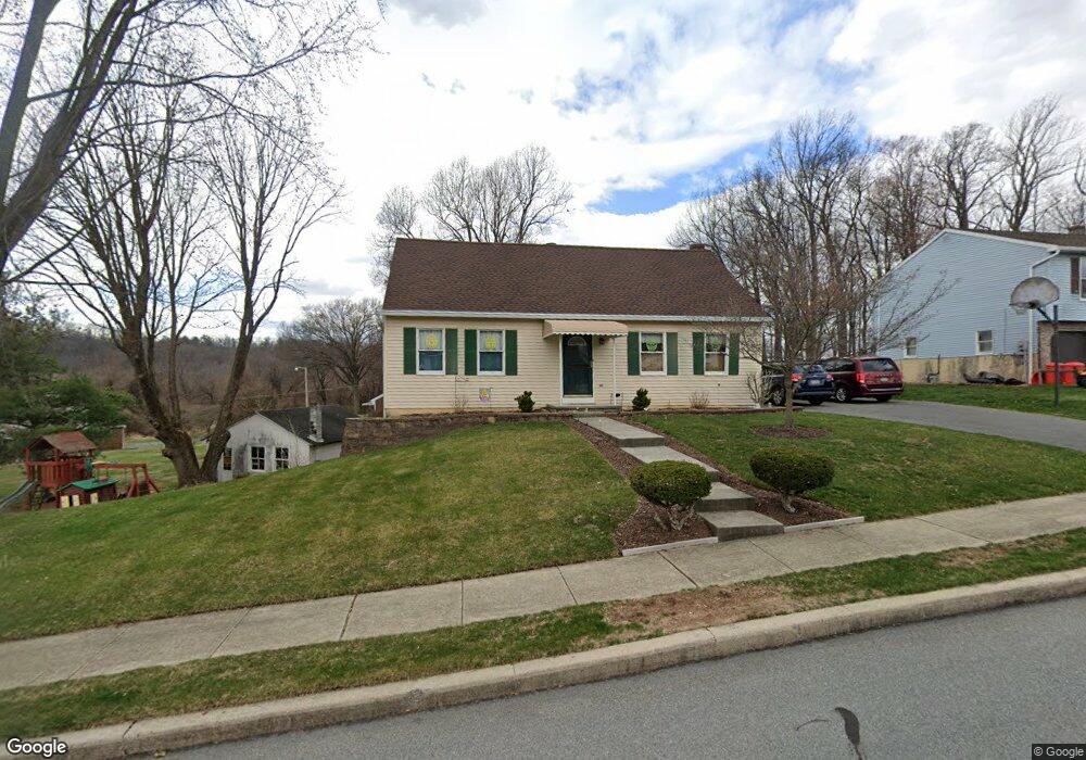 513 Crest Cir, Mohnton, PA 19540 - photo 1