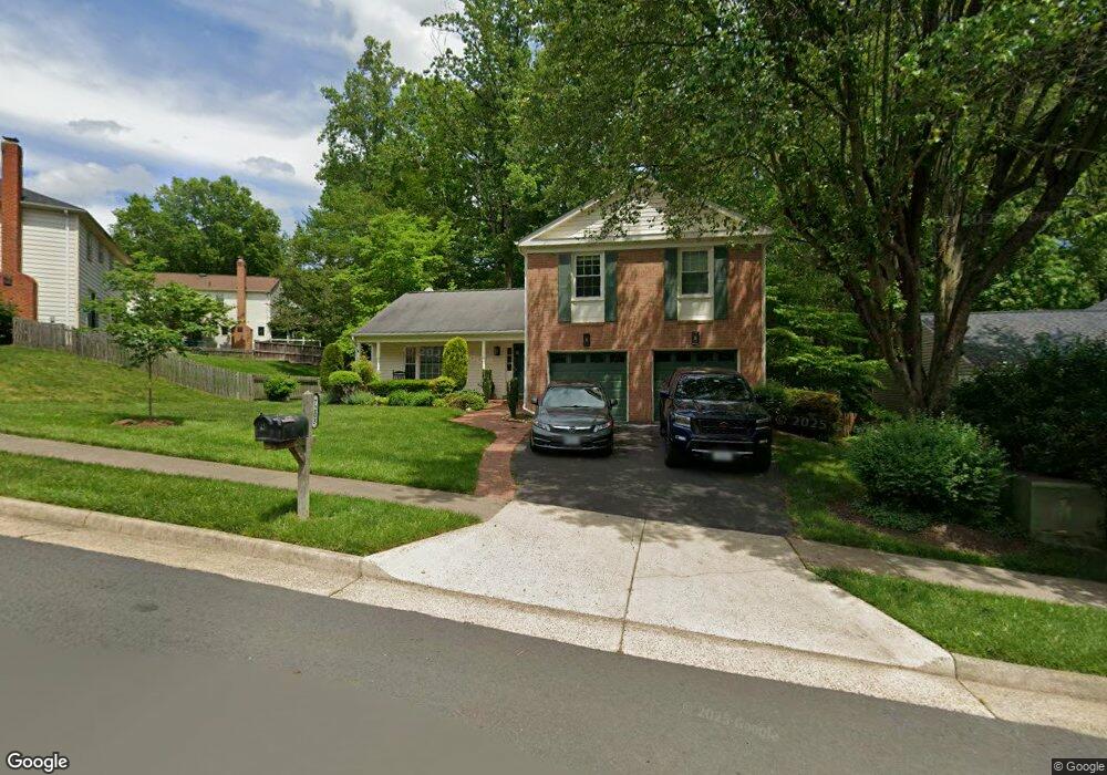 7203 Joshua Tree Ln, Springfield, VA 22152 - photo 1