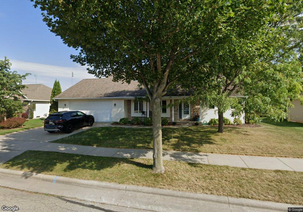 111 Hidden Ridges Way, Combined Locks, WI 54113 - photo 1