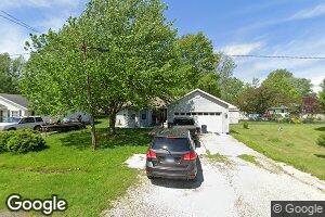 425 N Emmett St, Virden, IL 62690