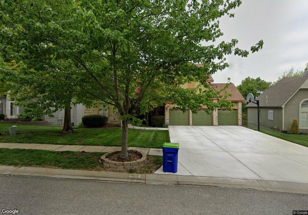 8514 Widmer Rd, Lenexa, KS 66215 - photo 1