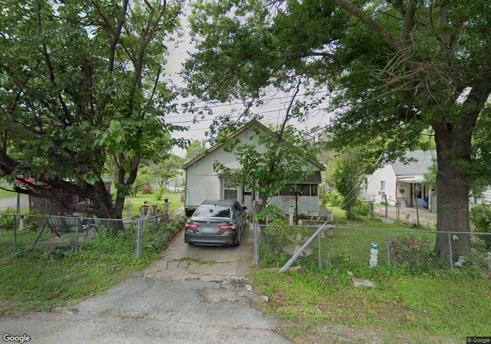 200 Washington St, Ennis, TX 75119 - photo 1