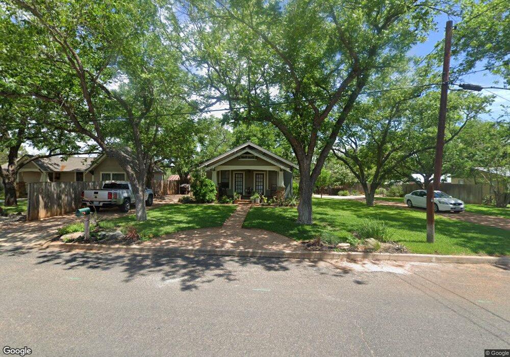 612 Fulton St, Fredericksburg, TX 78624 - photo 1