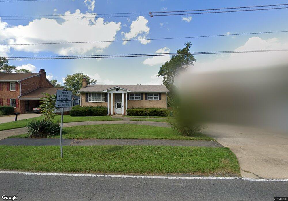 6728 Haycock Rd, Falls Church, VA 22043 - photo 1