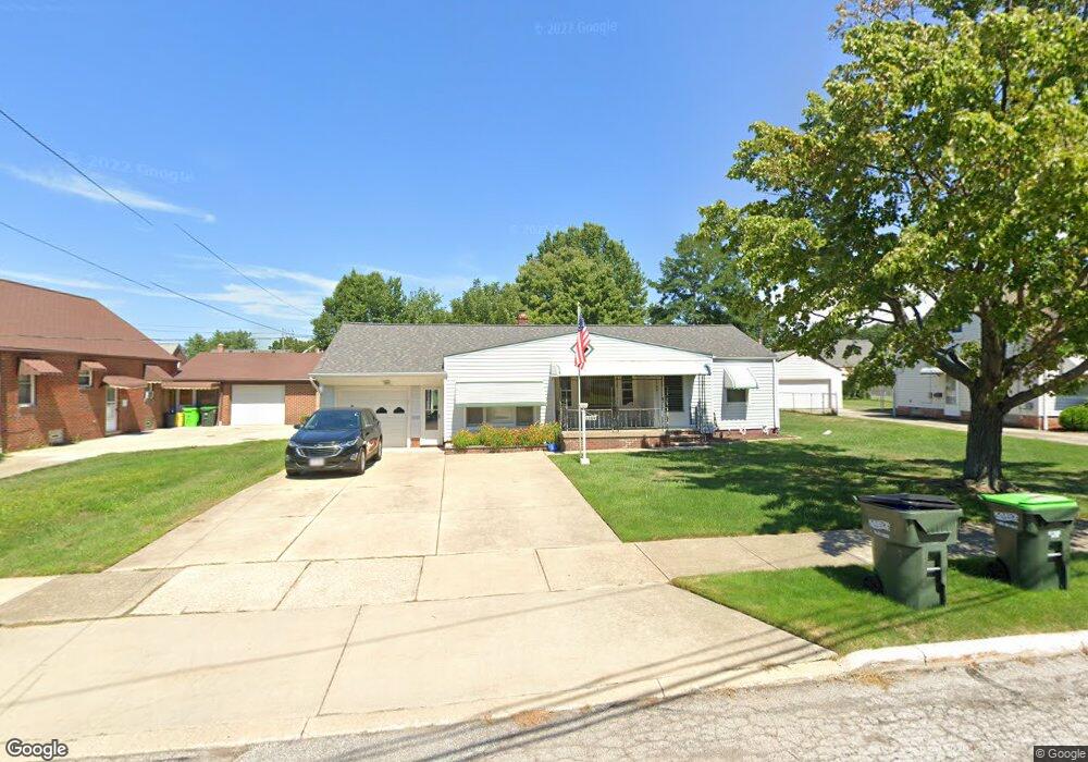 1709 E 294th St, Wickliffe, OH 44092 - photo 1