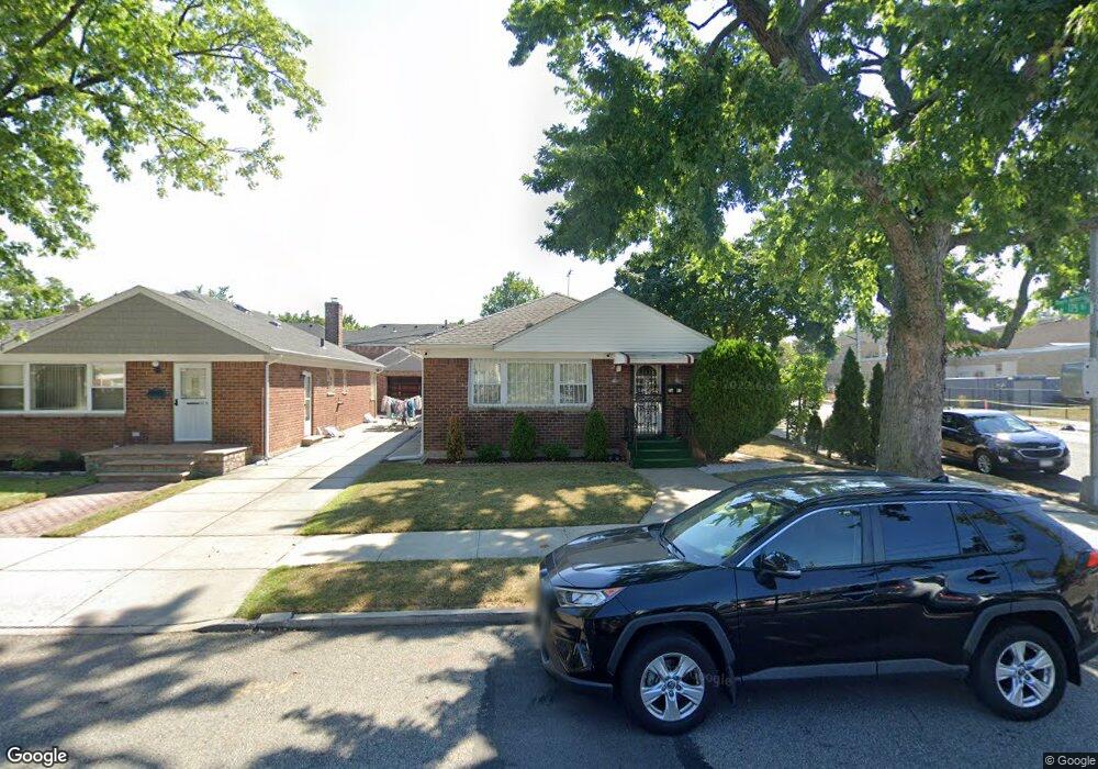 5643 175th St, Fresh Meadows, NY 11365 - photo 1