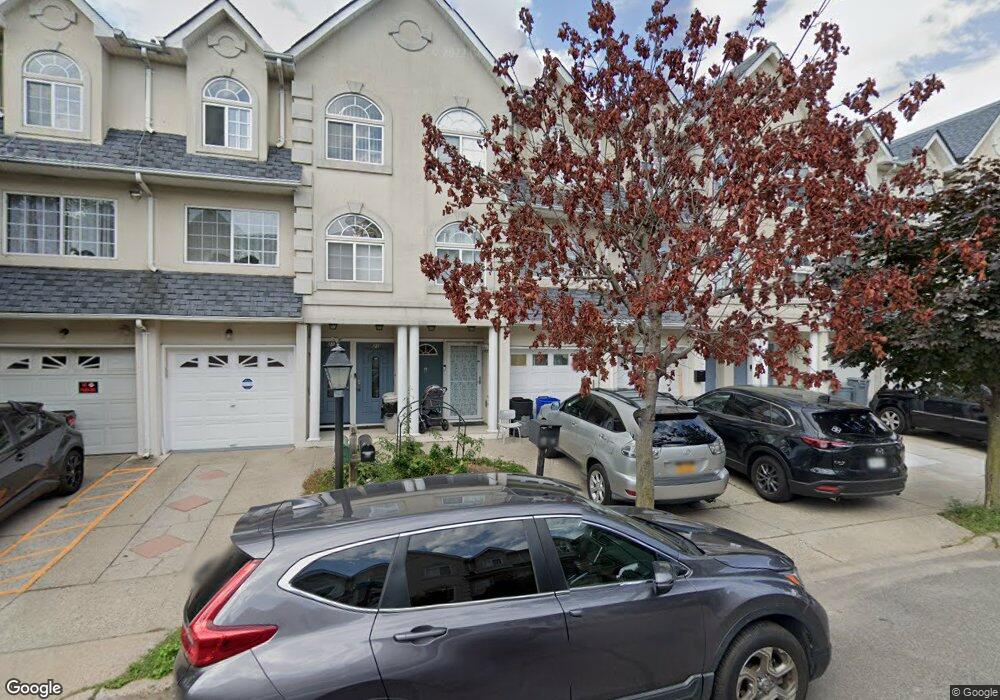 23 Waterview Ct, Staten Island, NY 10305 - photo 1