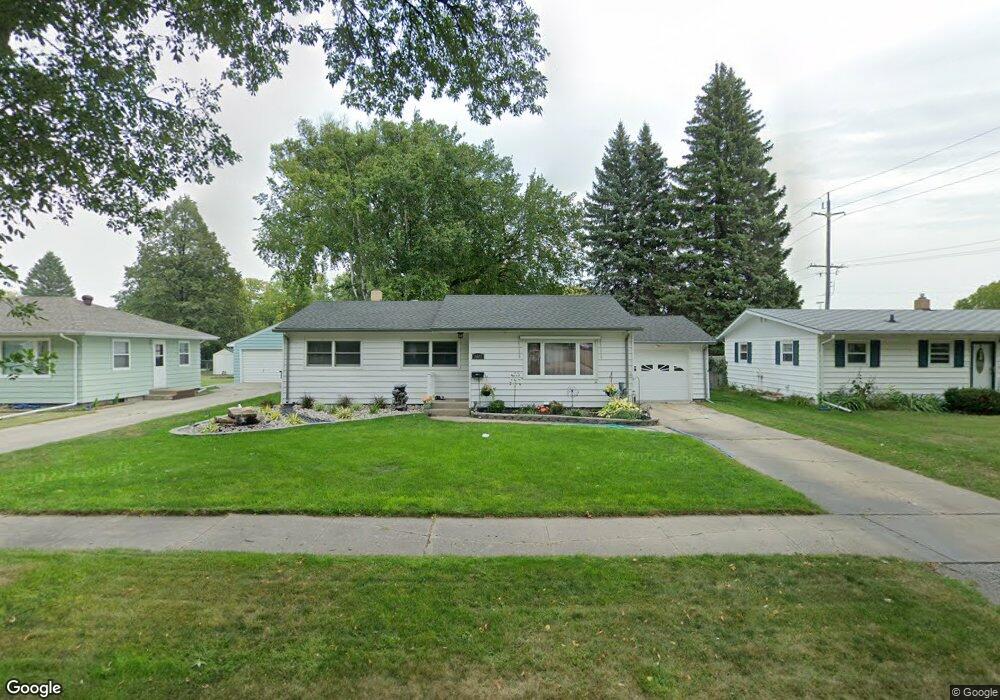 1615 S 16th St, Grand Forks, ND 58201 - photo 1