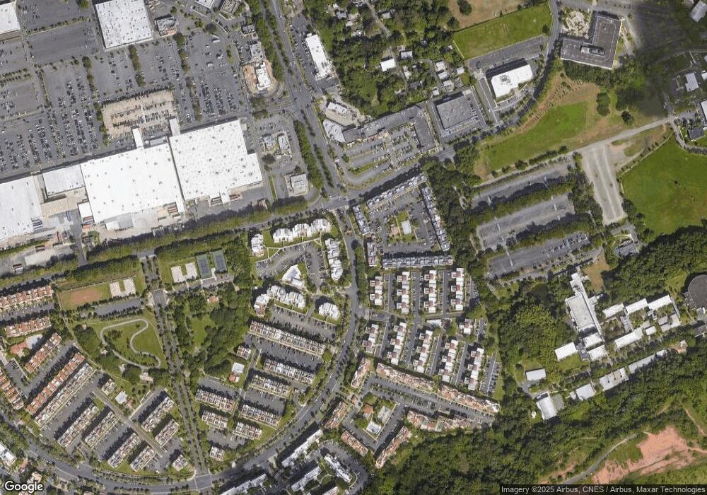 1/2 Media Luna Media Luna unit J2510, Carolina, PR 00987 - photo 1