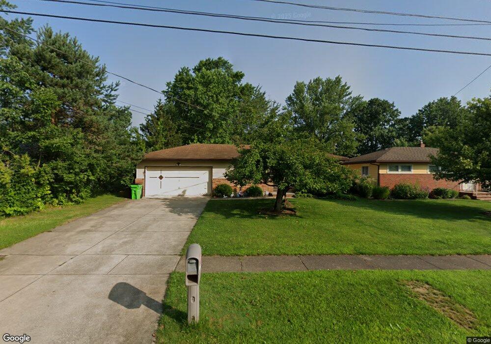 406 Sherry Ln, Berea, OH 44017 - photo 1