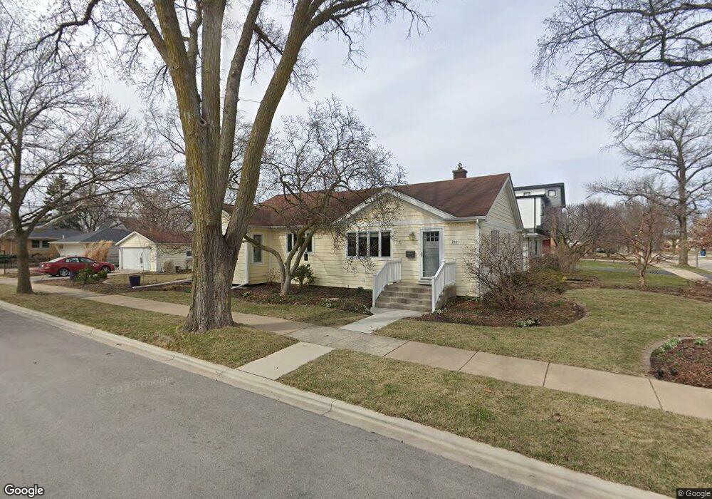 722 S Hillside Ave, Elmhurst, IL 60126 - photo 1