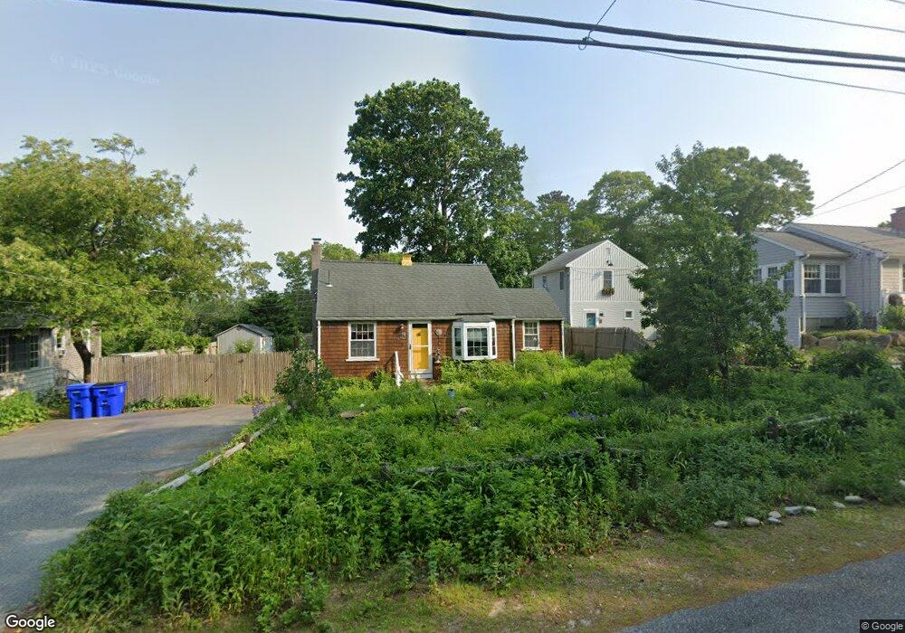 18 Robinson Rd, Sagamore Beach, MA 02562 - photo 1