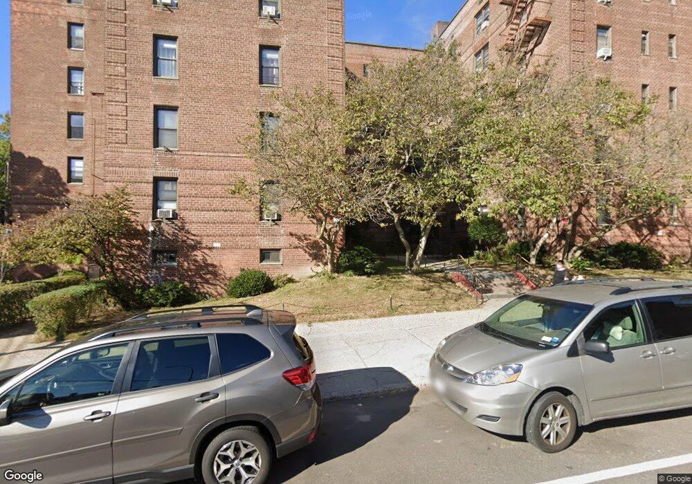 14407 Sanford Ave unit 2N, Flushing, NY 11355 - photo 1