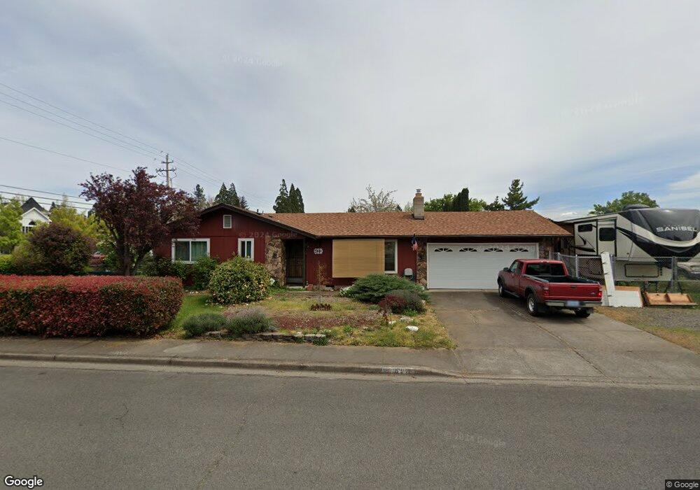 410 Brad Way, Central Point, OR 97502 - photo 1