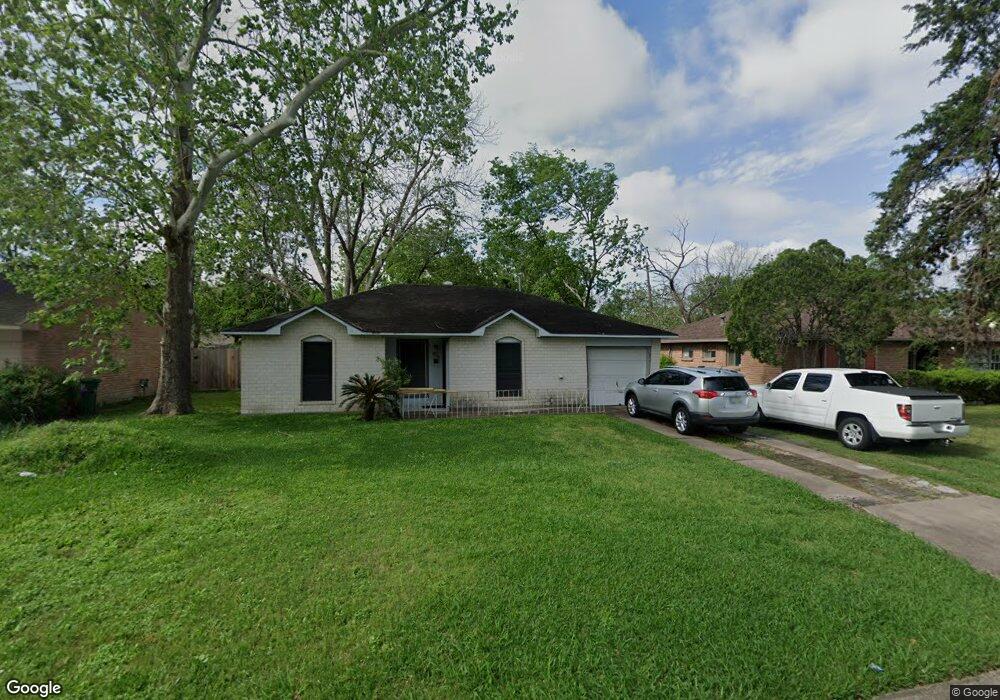5817 Maywood Dr, Houston, TX 77053 - photo 1