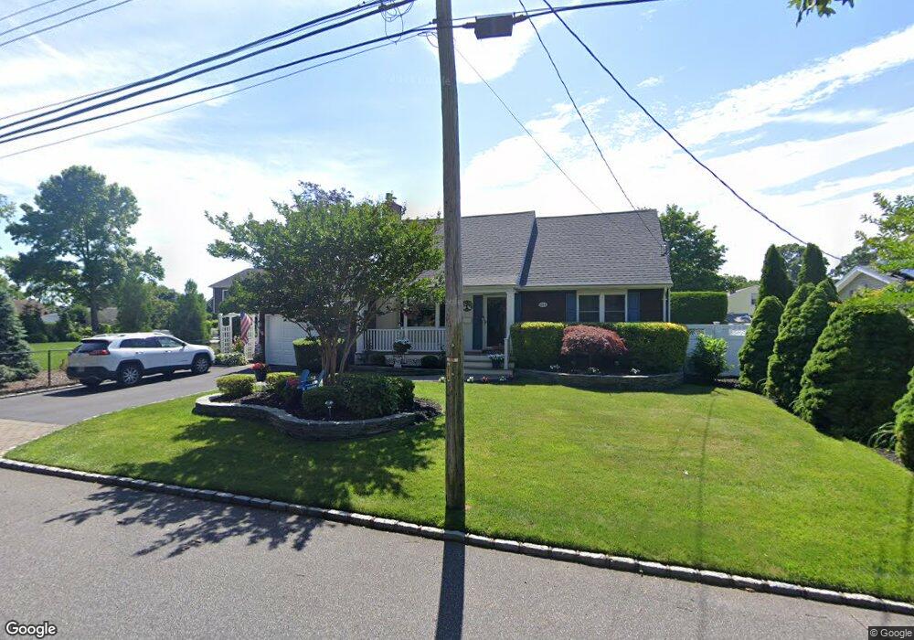 444 2nd Ave, Bayport, NY 11705 - photo 1