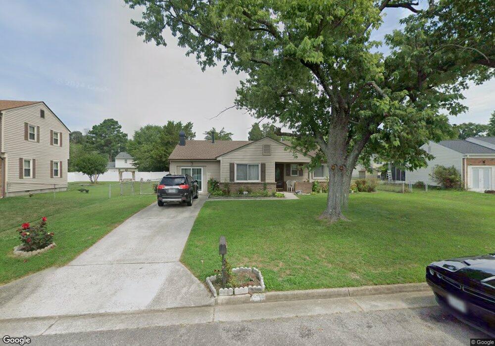 631 Flynn Ln, Petersburg, VA 23805 - photo 1