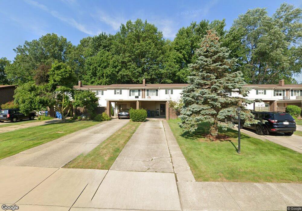 9442 Fernwood Dr unit 9442, Olmsted Falls, OH 44138 - photo 1