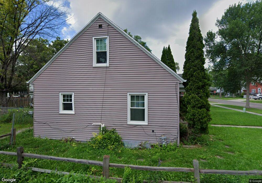 1013 15th St S, Fargo, ND 58103 - photo 1