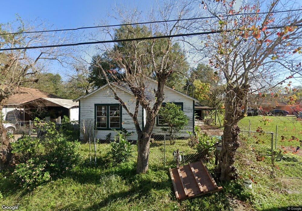 4420 Falls St, Houston, TX 77026 - photo 1