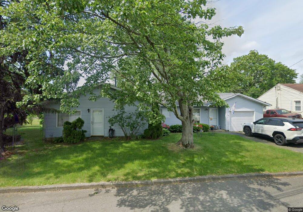 115 Sunburst Rd, Bridgeport, CT 06606 - photo 1