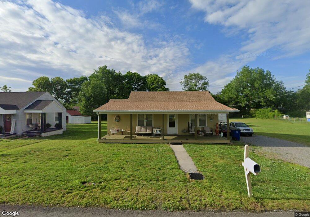 703 Greenwood Ave, Shelbyville, TN 37160 - photo 1