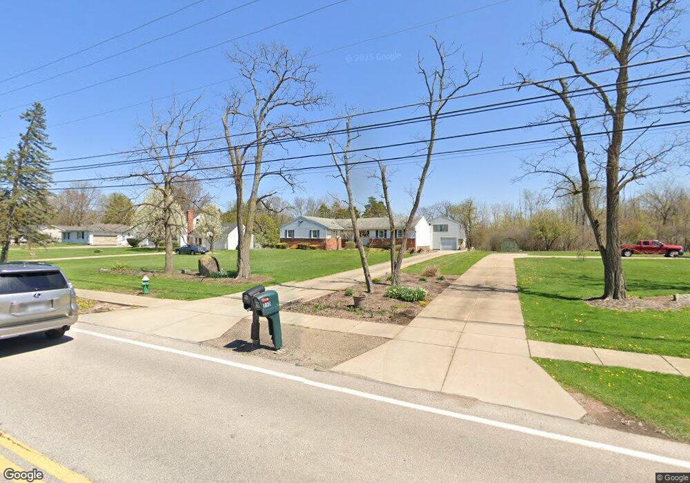 242 N Bissell Rd, Aurora, OH 44202 - photo 1