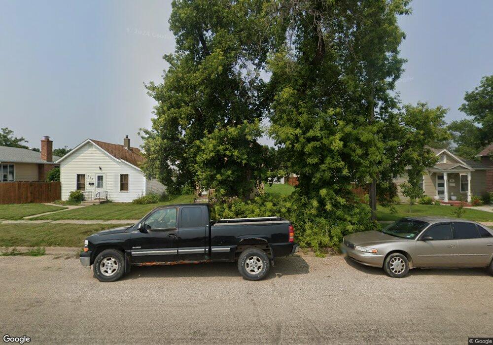 529 4th St SE, Jamestown, ND 58401 - photo 1