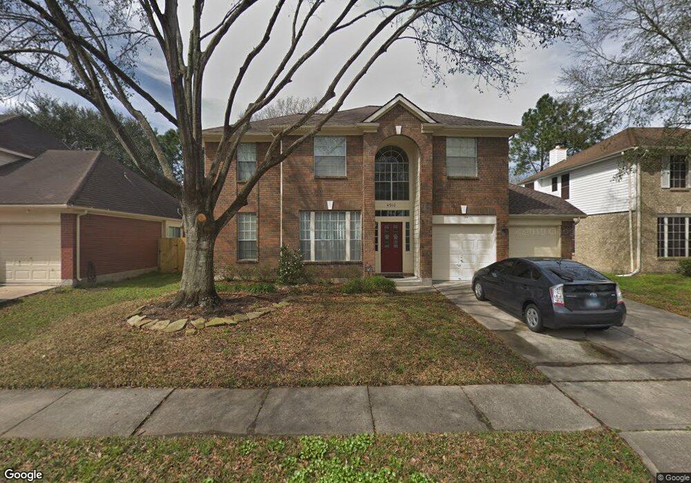 4910 Widerop Ln, Friendswood, TX 77546 - photo 1