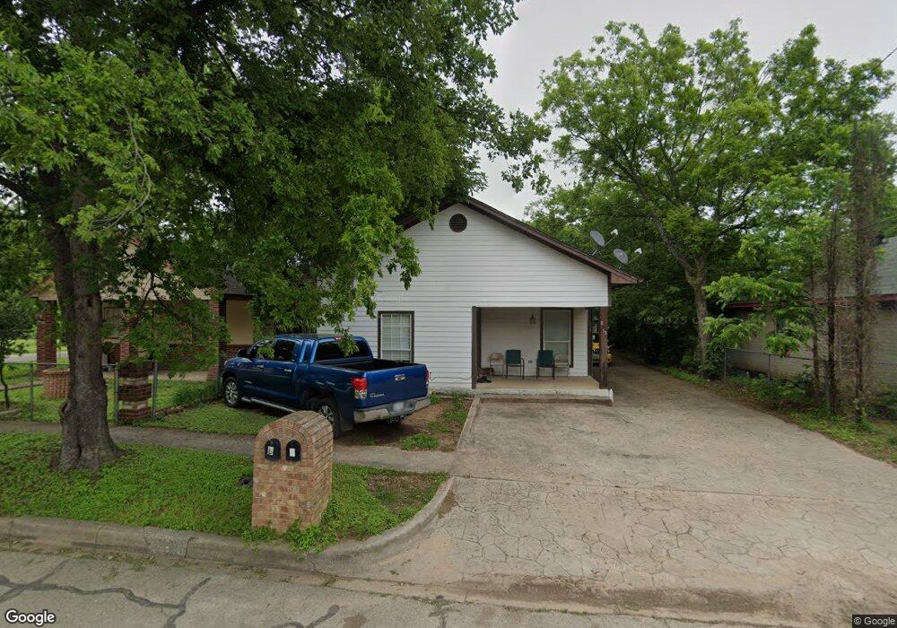 812 N Robinson St unit A, Cleburne, TX 76031 - photo 1