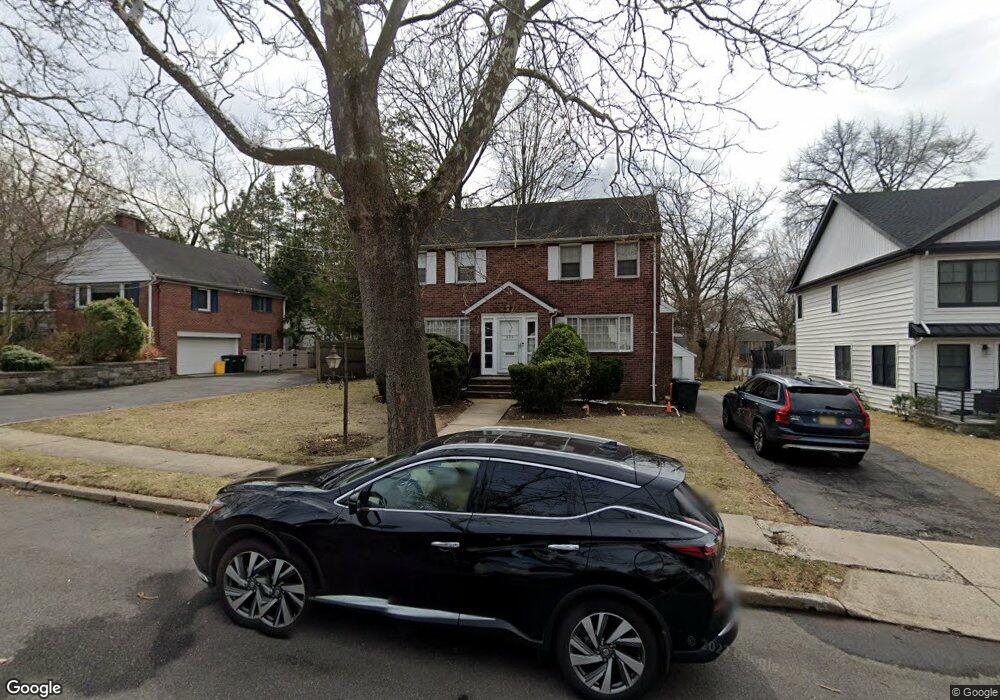 698 Camperdown Rd, Teaneck, NJ 07666 - photo 1