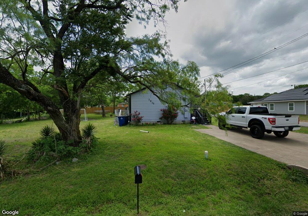 1211 Ripley St, Ennis, TX 75119 - photo 1
