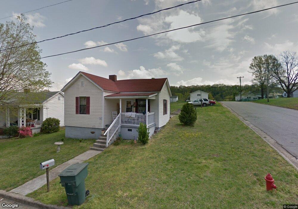 301 N 3rd Ave, Mayodan, NC 27027 - photo 1