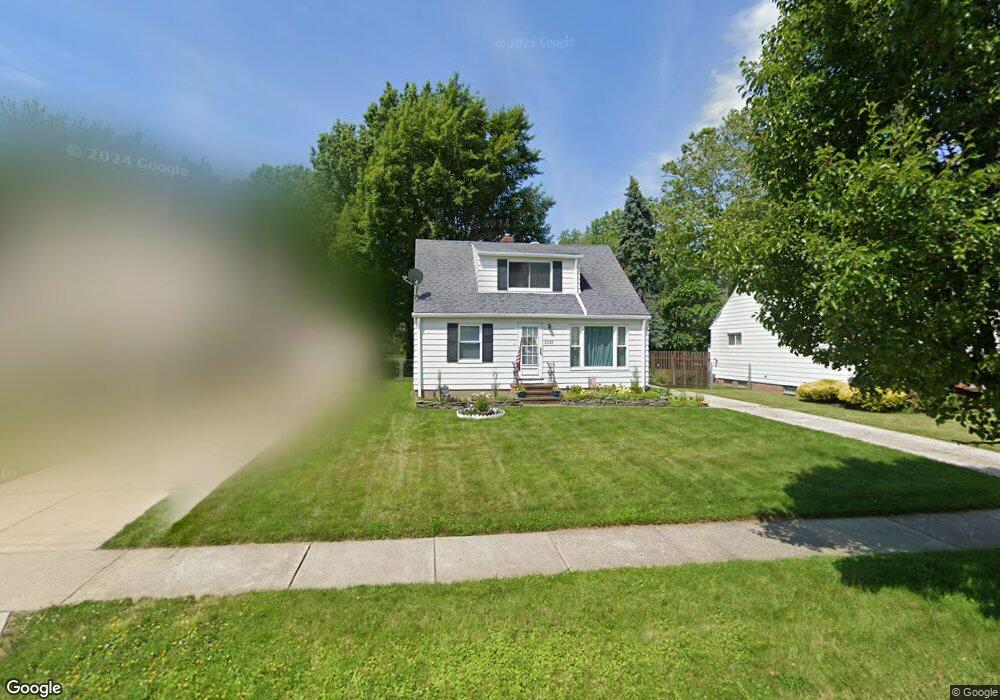 2232 E 290th St, Wickliffe, OH 44092 - photo 1