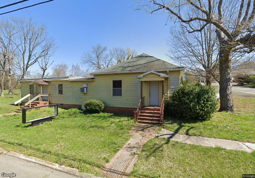 600 N Chatham Ave, Siler City, NC 27344 - photo 1