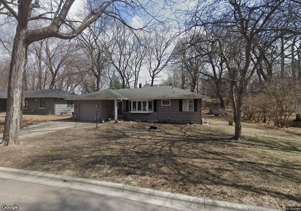 274 Glenbrook Rd N, Wayzata, MN 55391 - photo 1