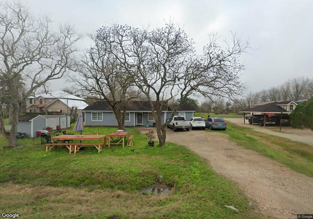 4307 S Meadows Dr, Alvin, TX 77511 - photo 1