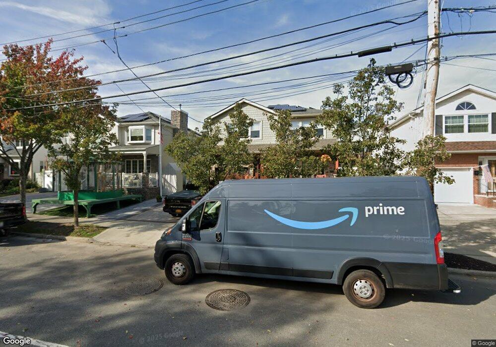 24 Hemlock Ln, Staten Island, NY 10309 - photo 1