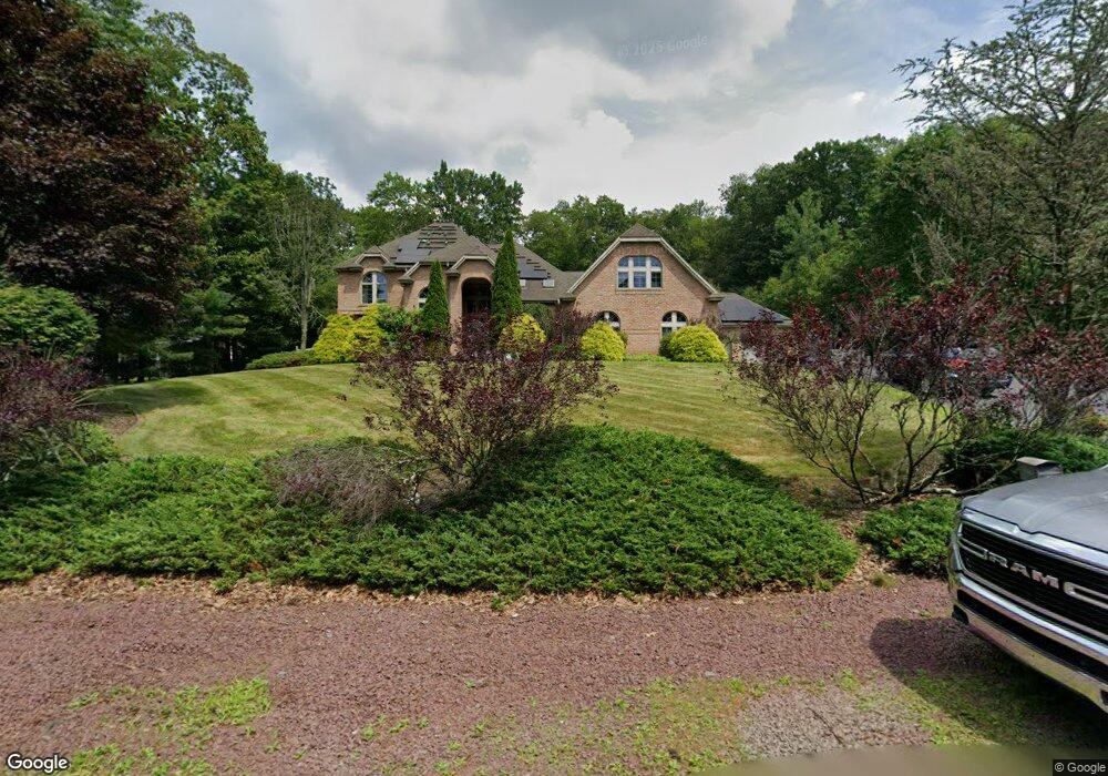 133 Timberwood Dr, Mountain Top, PA 18707 - photo 1