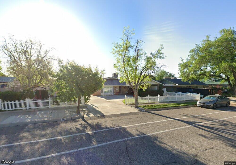 233 S 300 W, Saint George, UT 84770 - photo 1