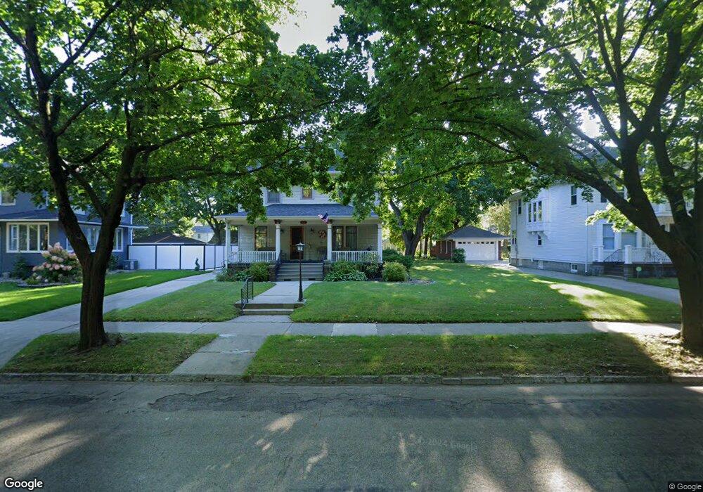 819 N 13th St, Manitowoc, WI 54220 - photo 1