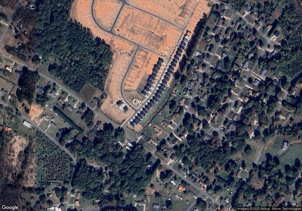 1260 31st St NE unit 8, Conover, NC 28613 - photo 1