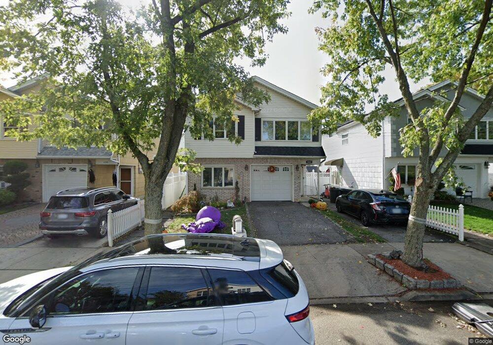 162 Charleston Ave, Staten Island, NY 10309 - photo 1