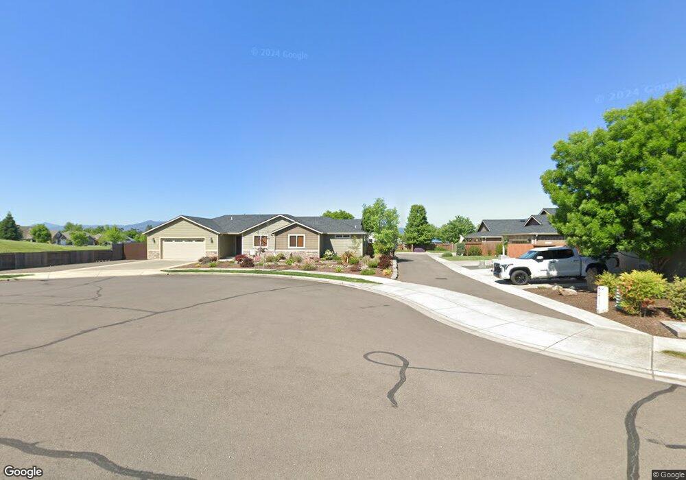 165 W Vilas Rd, Central Point, OR 97502 - photo 1