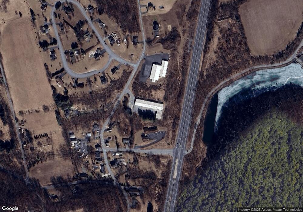 5583 Roosevelt St, Whitehall, PA 18052 - photo 1