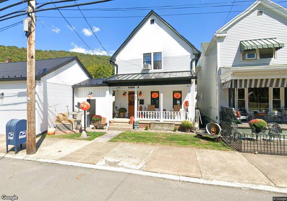 709 Center St, Coal Township, PA 17866 - photo 1
