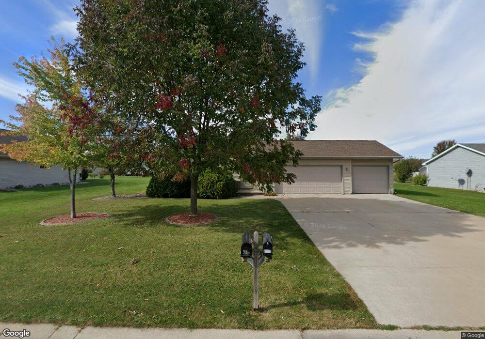 N9557 Hartford Ln, Appleton, WI 54915 - photo 1