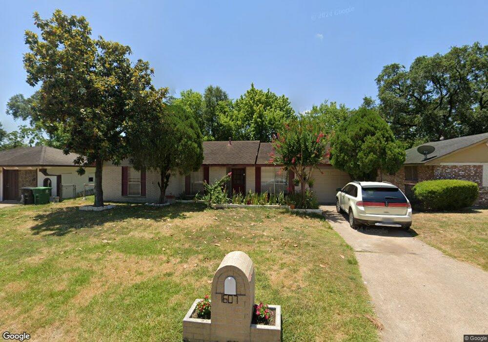 1607 Rainy River Dr, Houston, TX 77088 - photo 1